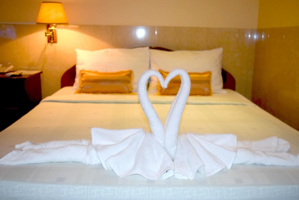 Reaksmey Battambang Hotel Bagian luar foto
